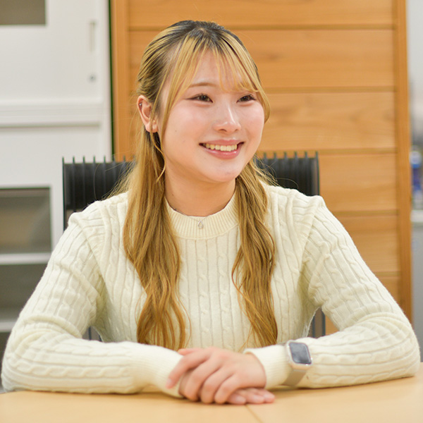 榎本 朱里さん